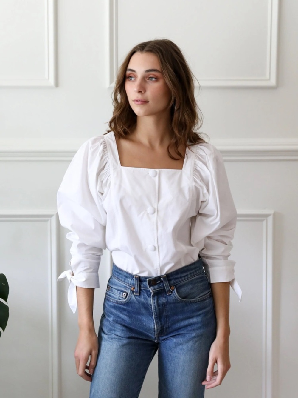Mille Resort & Travel Evelyn‎ Blouse White Puff Long Sleeves Size S